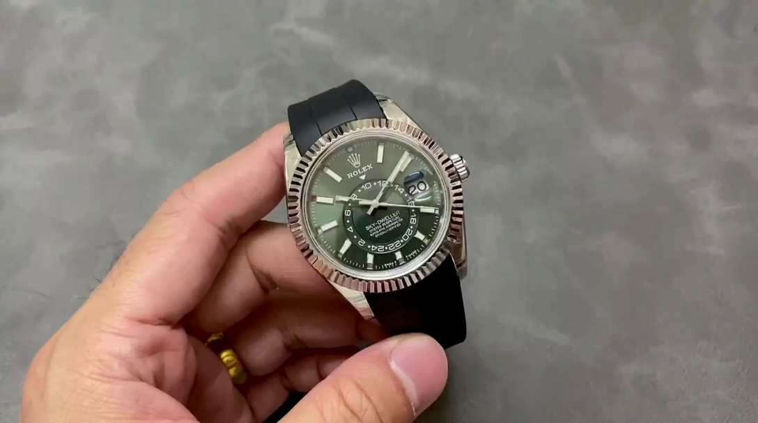Rolex Sky Dweller 42mm 336239 Rubber Strap Green Dial Men's Watch - QualitySwissReplica