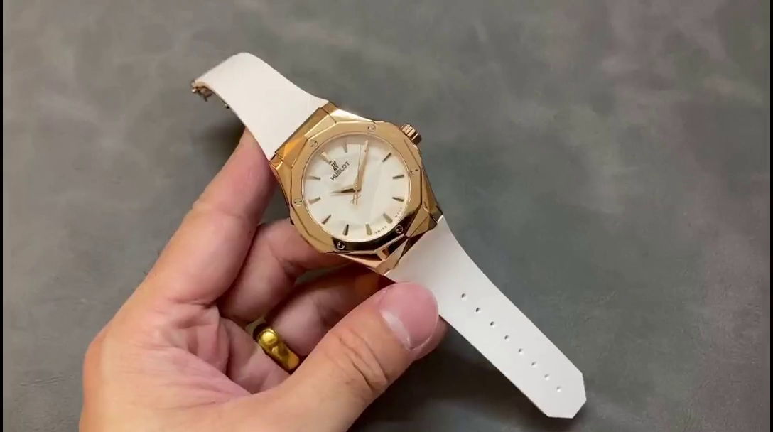 Hublot Classic Fusion 550.OS.2200.RW.ORL20 40MM - QualitySwissReplica