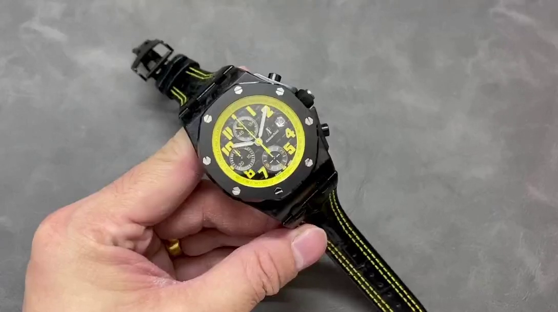 Luxury Replica AP Royal Oak Offshore 42 BumbleBee 26176FO.OO.D101CR.03 Leather Strap - QualitySwissReplica