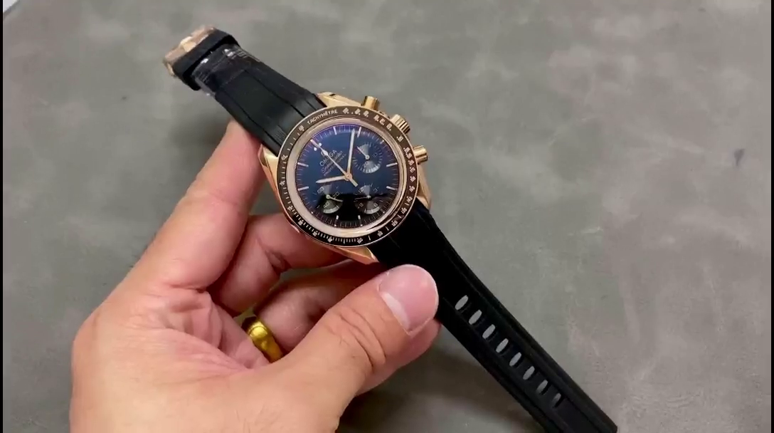 Omega Speedmaster Moonwatch 310.63.42.50.01.001 Gold Case 1:1 Clone Watch - QualitySwissReplica