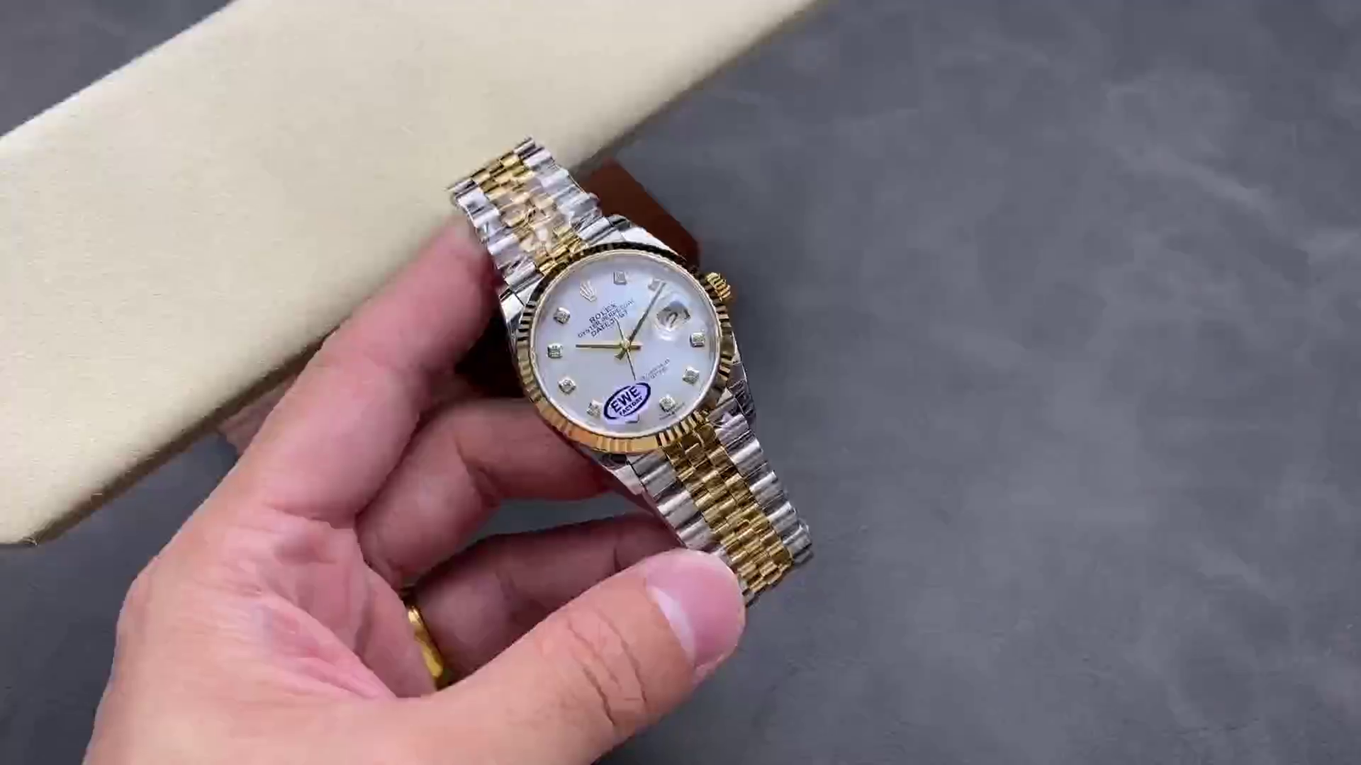 Rolex Datejust 126233 White MOP Diamond Dial Fluted Bezel 36MM Unisex Replica Watch - QualitySwissReplica