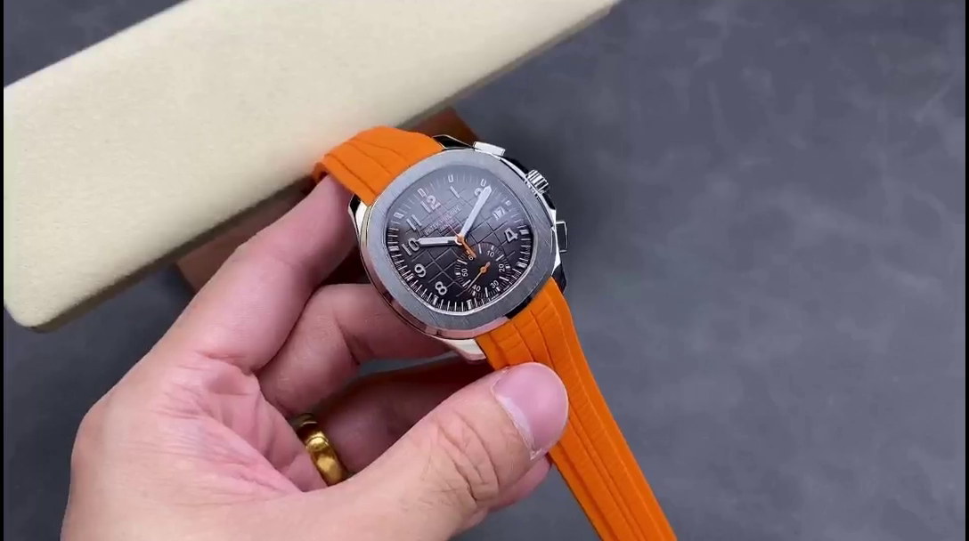 Replica Patek Philippe Aquanaut 5968A 001 Chronograph Orange Rubber 42mm - QualitySwissReplica