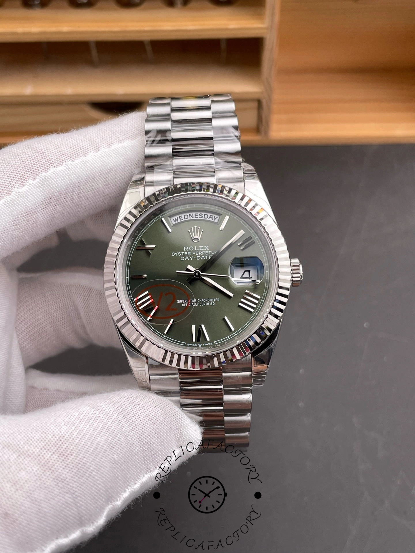 Rolex Day-Date 228239 Green Roman Dial Fluted Bezel 40mm Mens Replica Watch - QualitySwissReplica