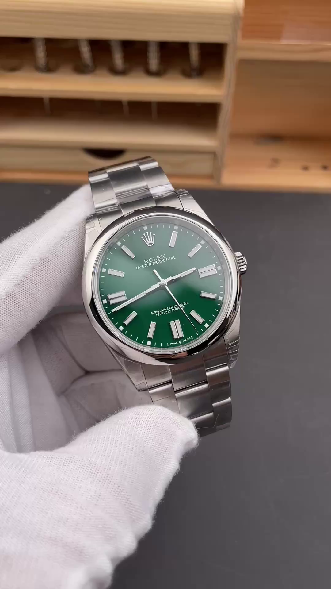 Rolex Oyster Perpetual 41 Green Dial 134300 0004 Men's Watch - QualitySwissReplica