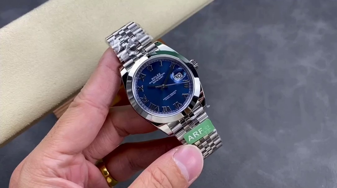 Rolex Datejust 41 Stainless Steel Blue Roman Dial Jubilee Bracelet M126300 0018 Men's Watch - QualitySwissReplica