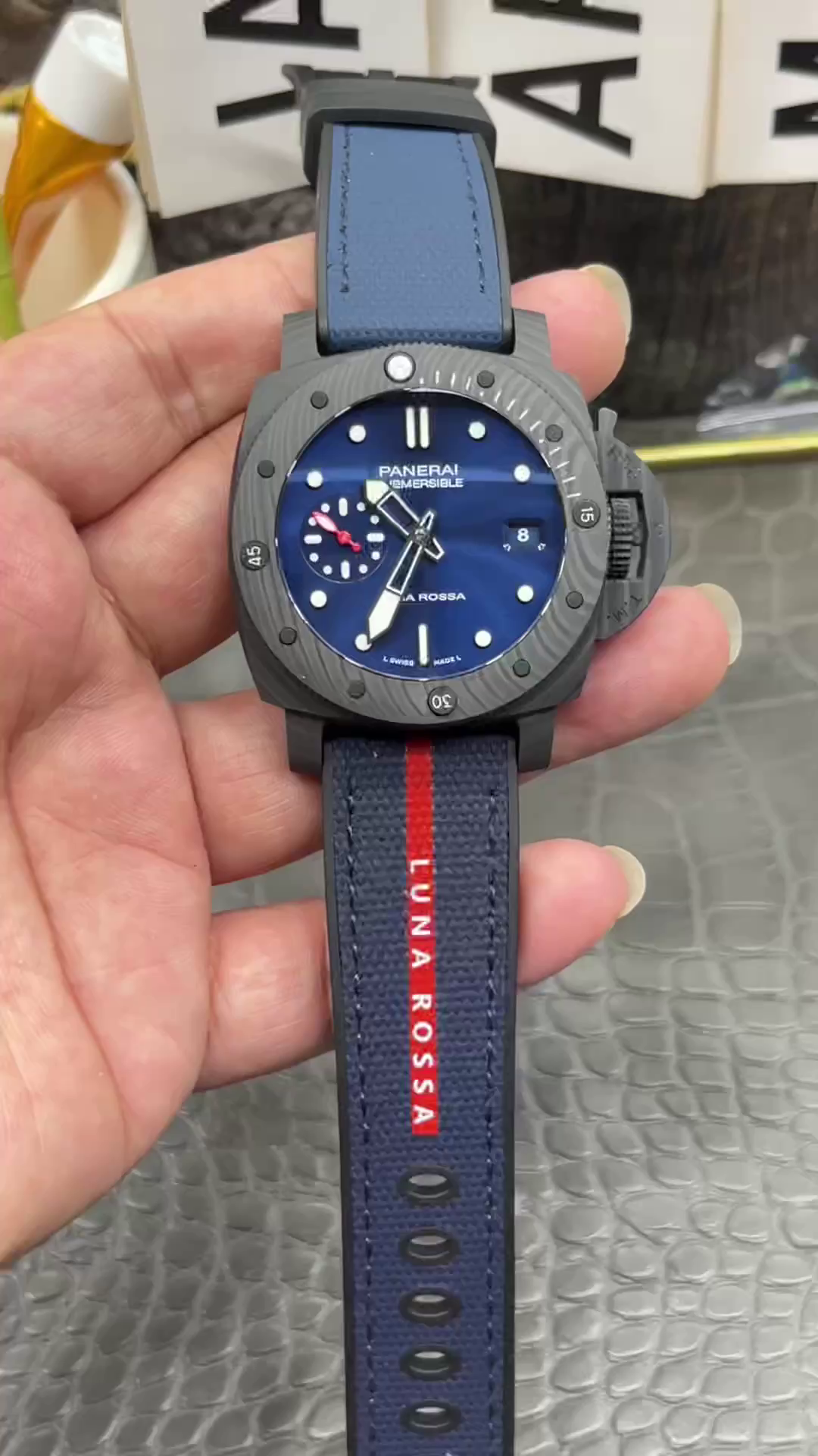 Panerai PAM01563 Luminor Submersible Luna Rossa Carbotech 1:1 Clone 42mm Blue Dial - QualitySwissReplica