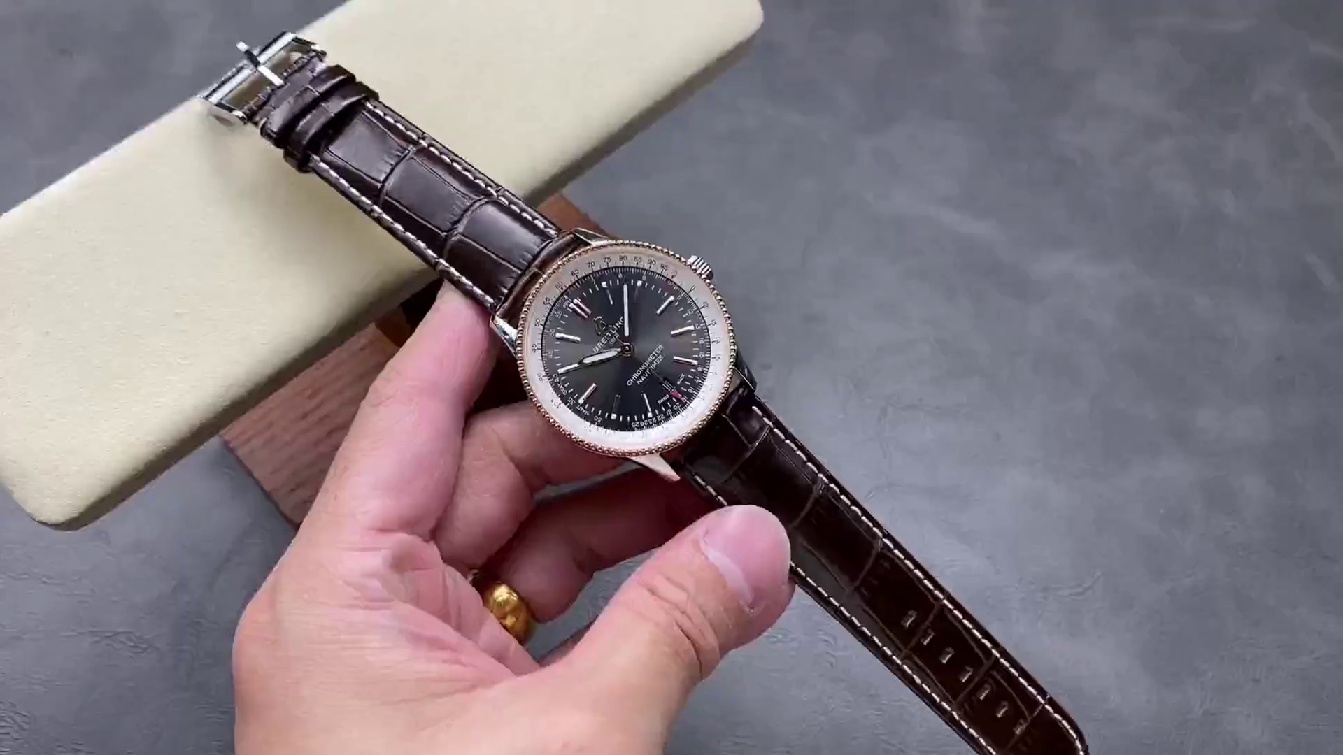 Breitling Navitimer Automatic 41 1:1 Clone U17326211M1P1 Steel & Rose Gold Watch - QualitySwissReplica