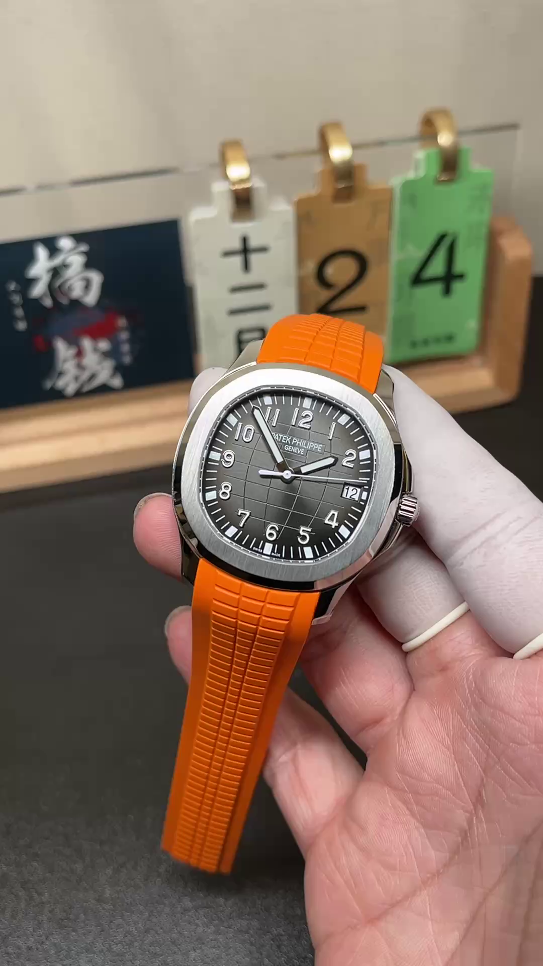 Patek Philippe Aquanaut 5167A 001 Replica 40mm Orange Rubber Strap - QualitySwissReplica
