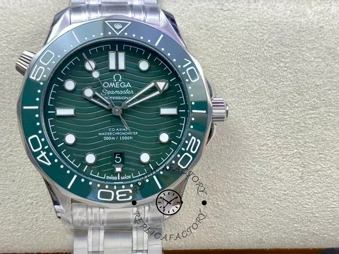 Omega Seamaster Diver 300M 210.30.42.20.10.001 Green Dial Replica Men's Watch - QualitySwissReplica
