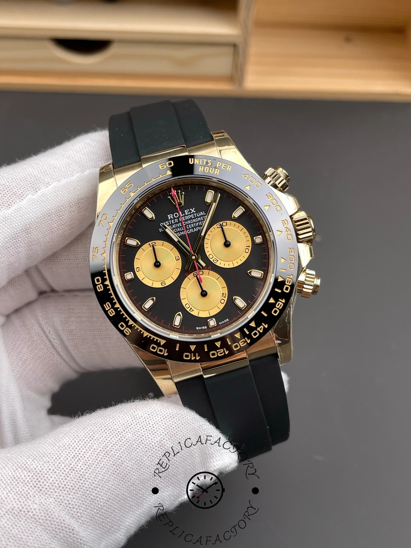 Rolex Daytona 116518LN-0039 Black Dial Rubber strap 40mm Mens Replica Watch - QualitySwissReplica