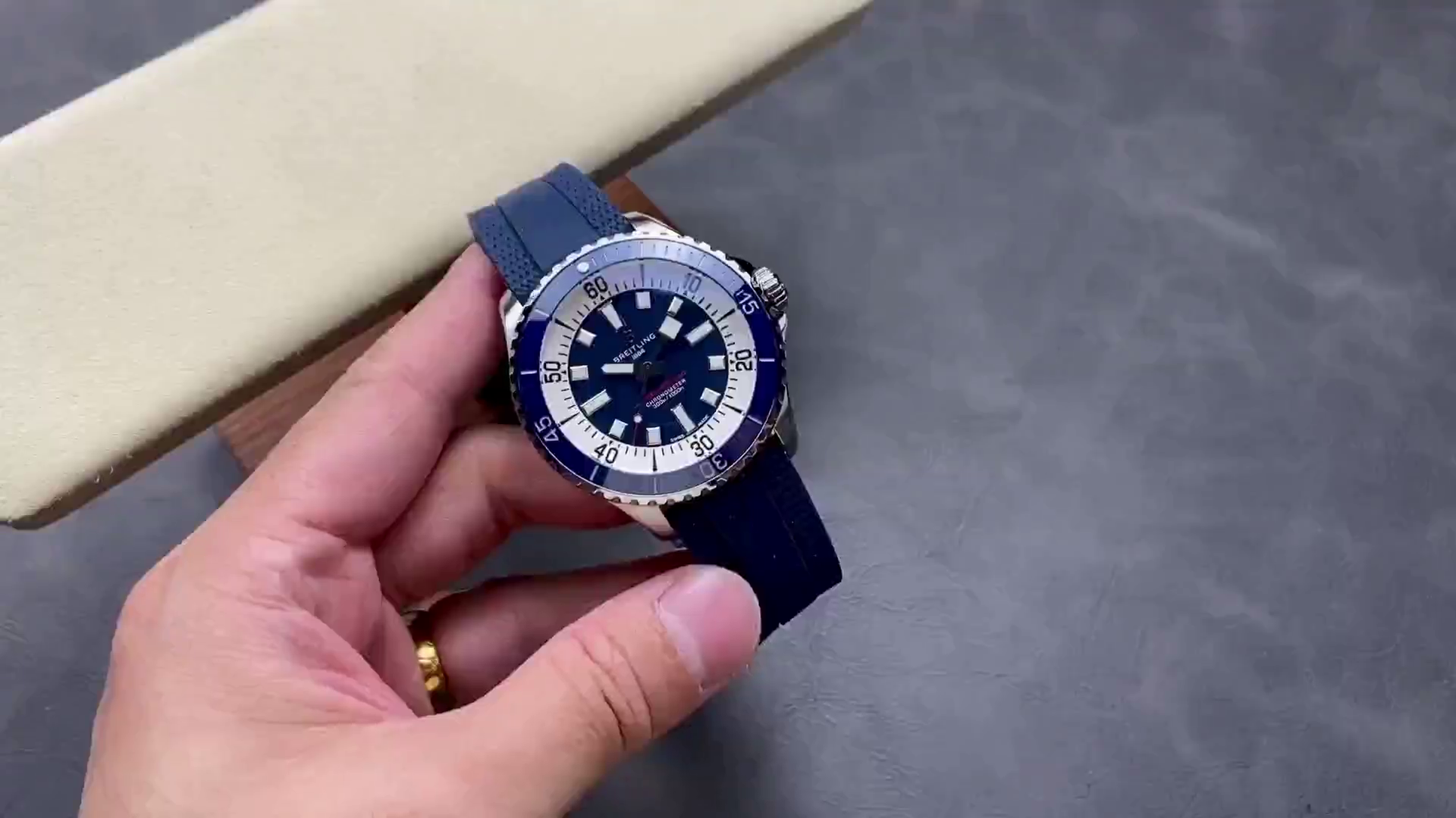 Breitling Superocean Blue Ceramic Bezel Watch A17375E71C1S1 Replica Automatic 42 - QualitySwissReplica