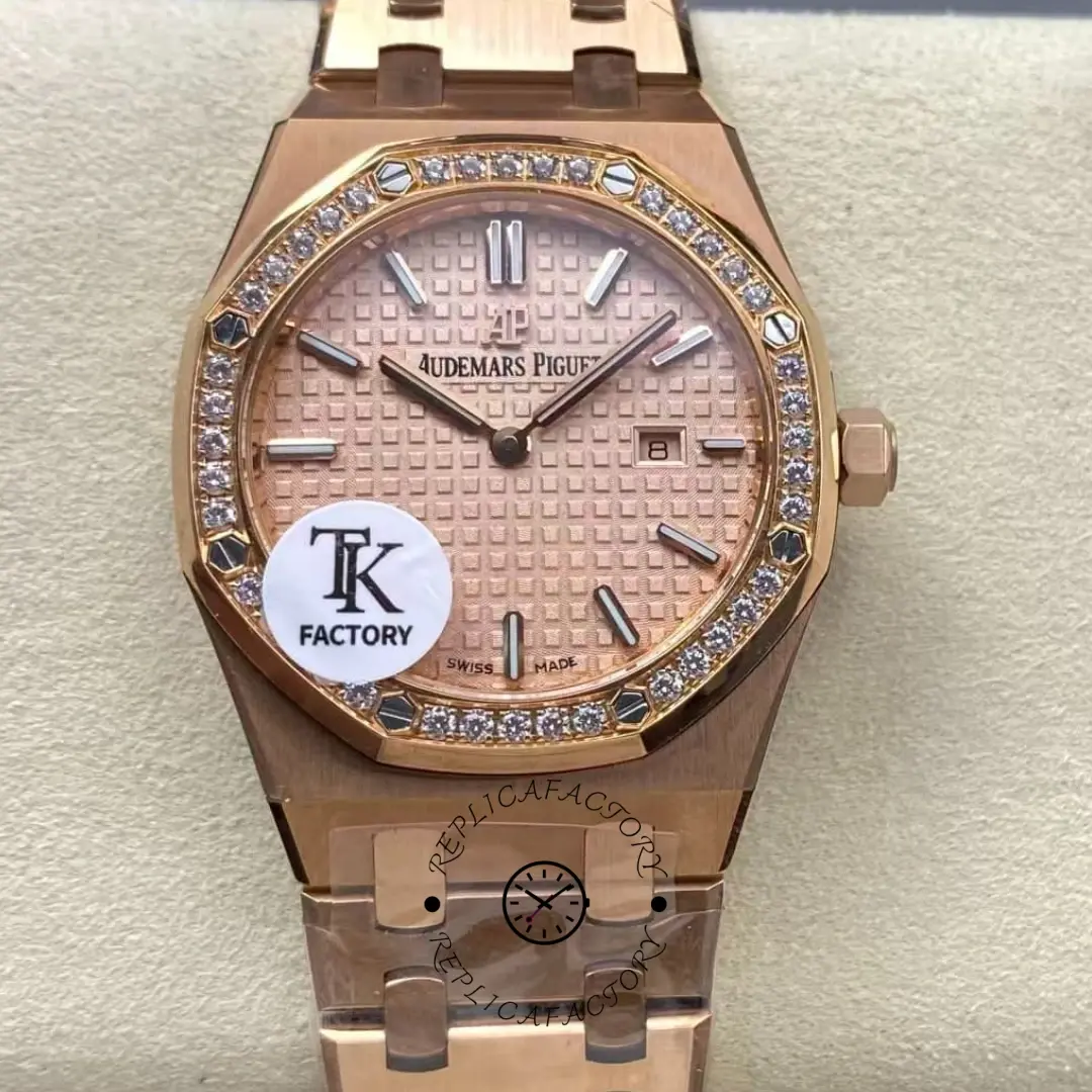 Replica AP Royal Oak Quartz 33mm Pink Dial 67651OR.ZZ.1261OR.03 - QualitySwissReplica