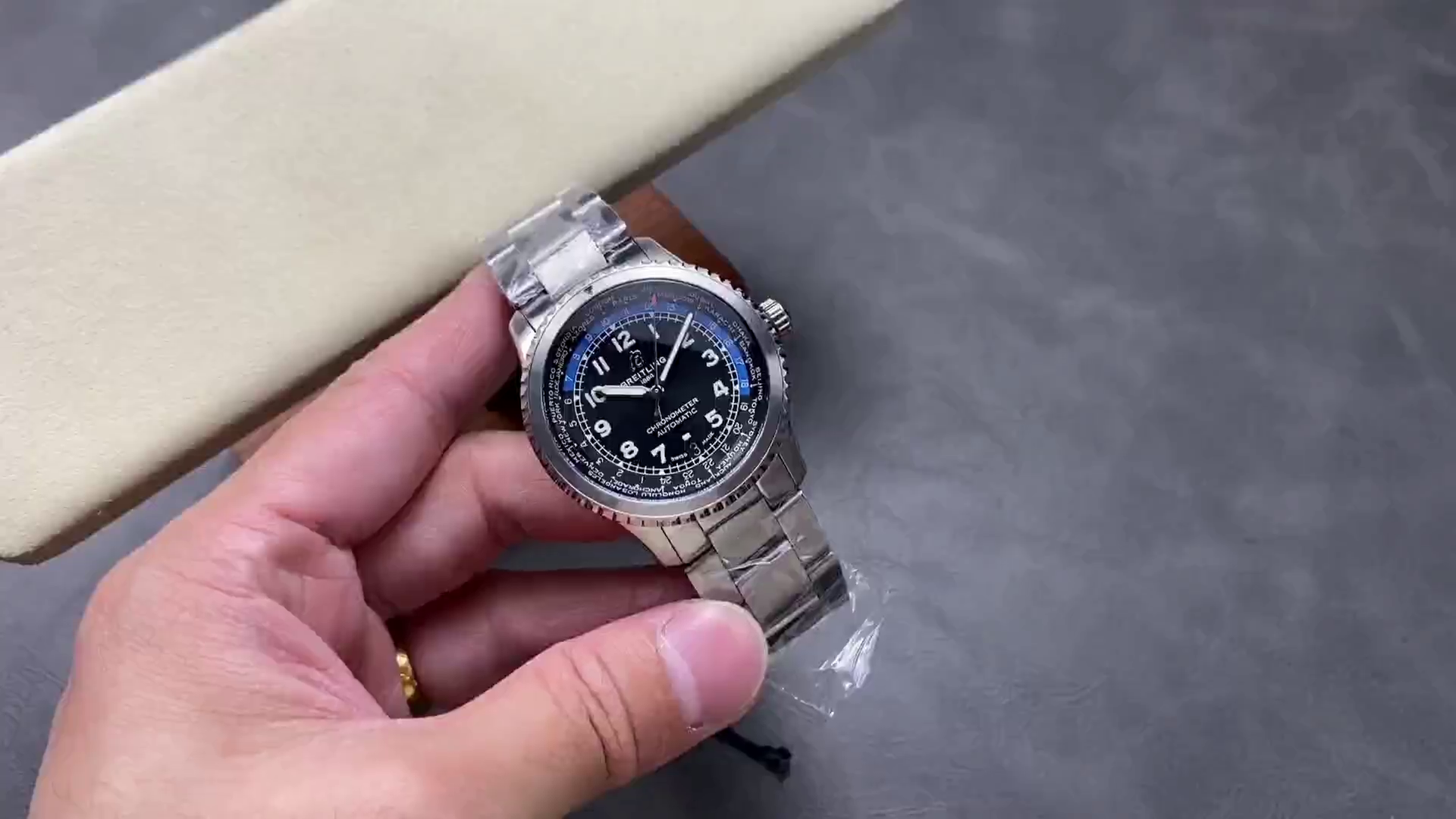 Breitling Aviator 8 B35 Automatic Unitime Replica AB3521U41B1A1 43mm Men's Watch - QualitySwissReplica