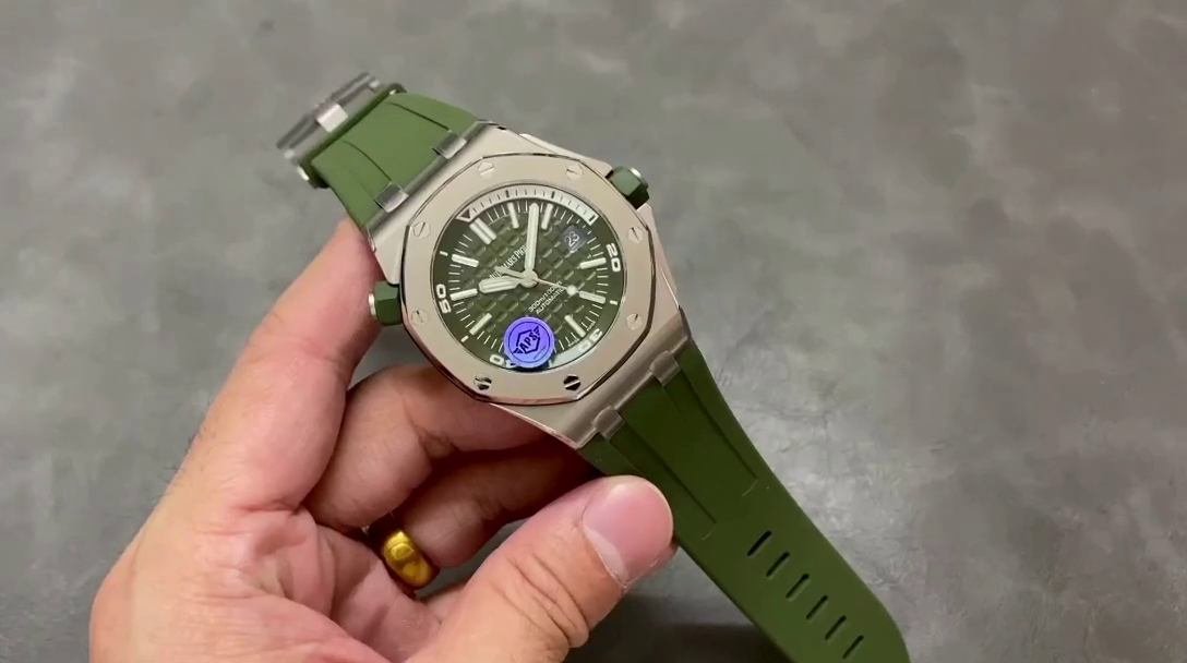AP Royal Oak Offshore Green Dial 15710ST.OO.A052CA.01 1:1 Clone Diver Watch - QualitySwissReplica