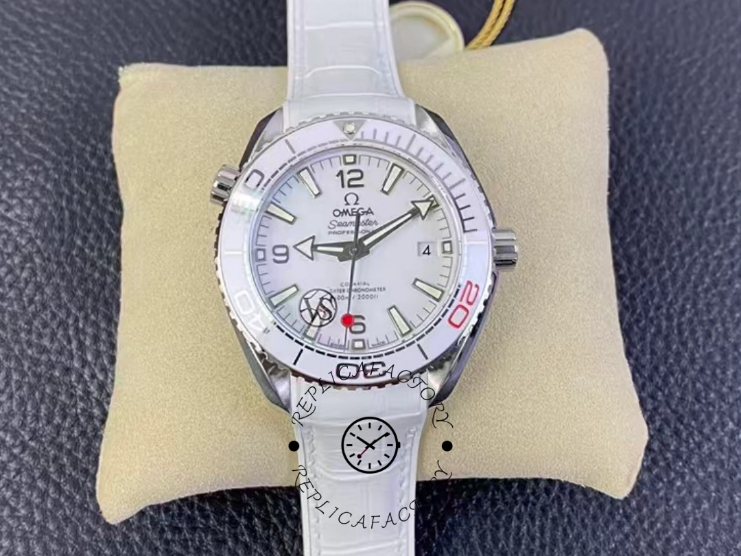 Omega Seamaster Planet Ocean 600M Replica 522.33.40.20.04.001 39.5mm Men's Watch - QualitySwissReplica