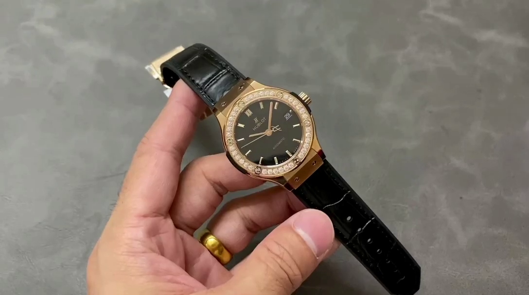 565.OX.1480.LR.1204 Hublot Classic Fusion Automatic 38mm - QualitySwissReplica