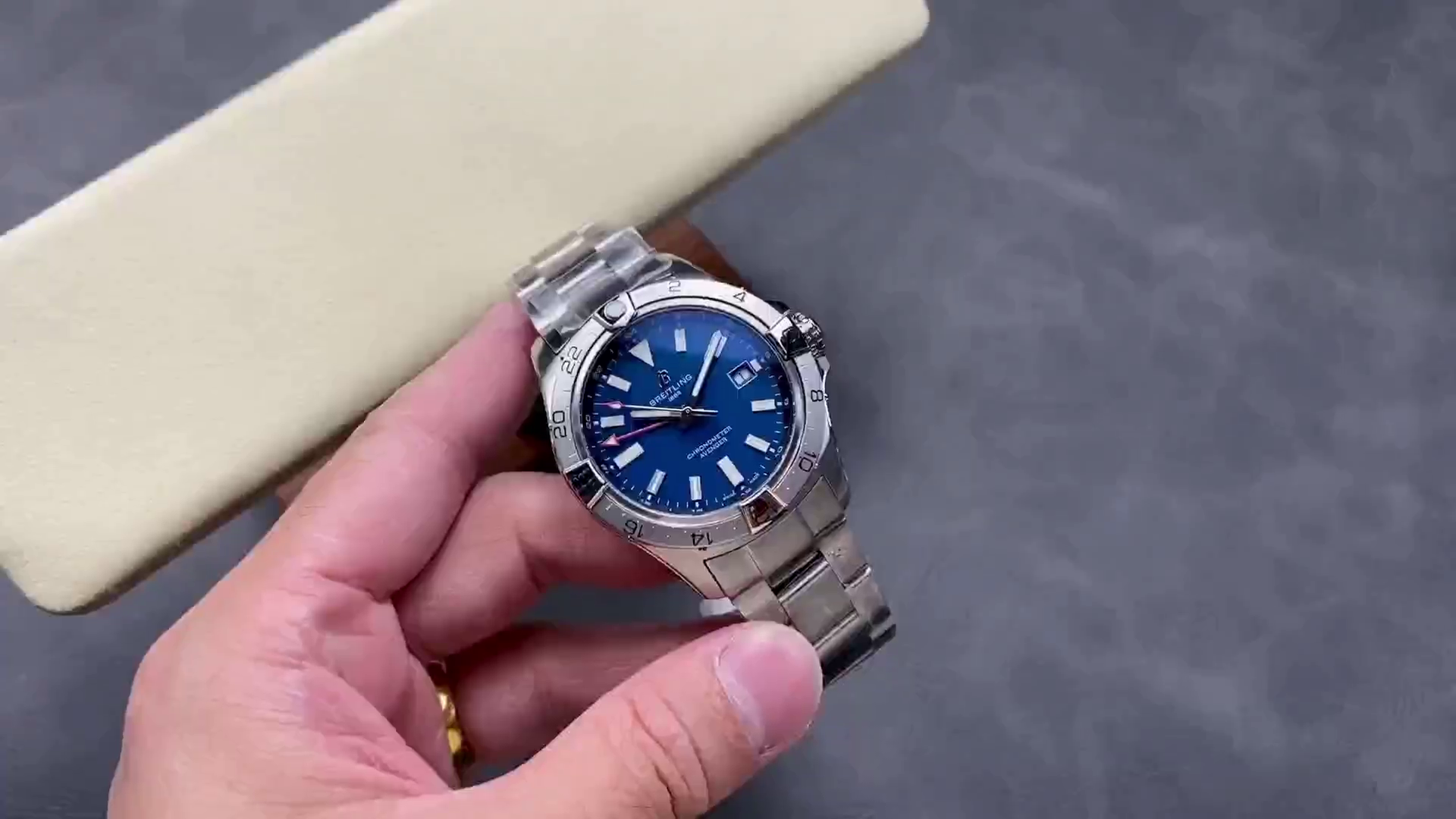Breitling Avenger Automatic GMT A32320101C1A1 44mm Replica - QualitySwissReplica