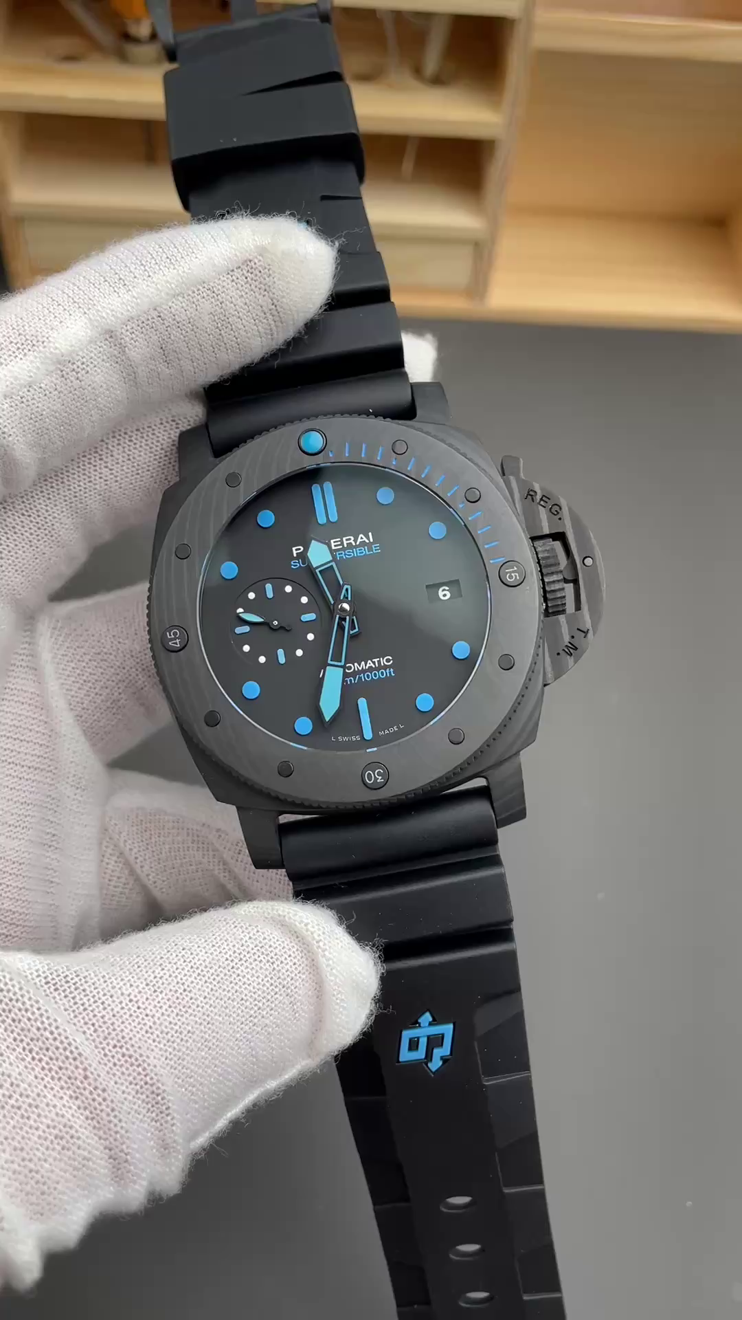 Panerai Luminor Submersible 47 3 Days Carbotech PAM01616 1:1 Clone Black Dial Men's Watch - QualitySwissReplica