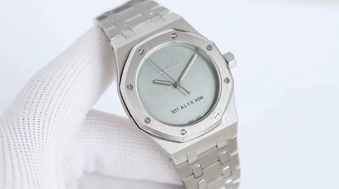 AP Royal Oak 15550PT.OO.1356PT.01 1017 ALYX 9SM Replica 37 White Gold - QualitySwissReplica