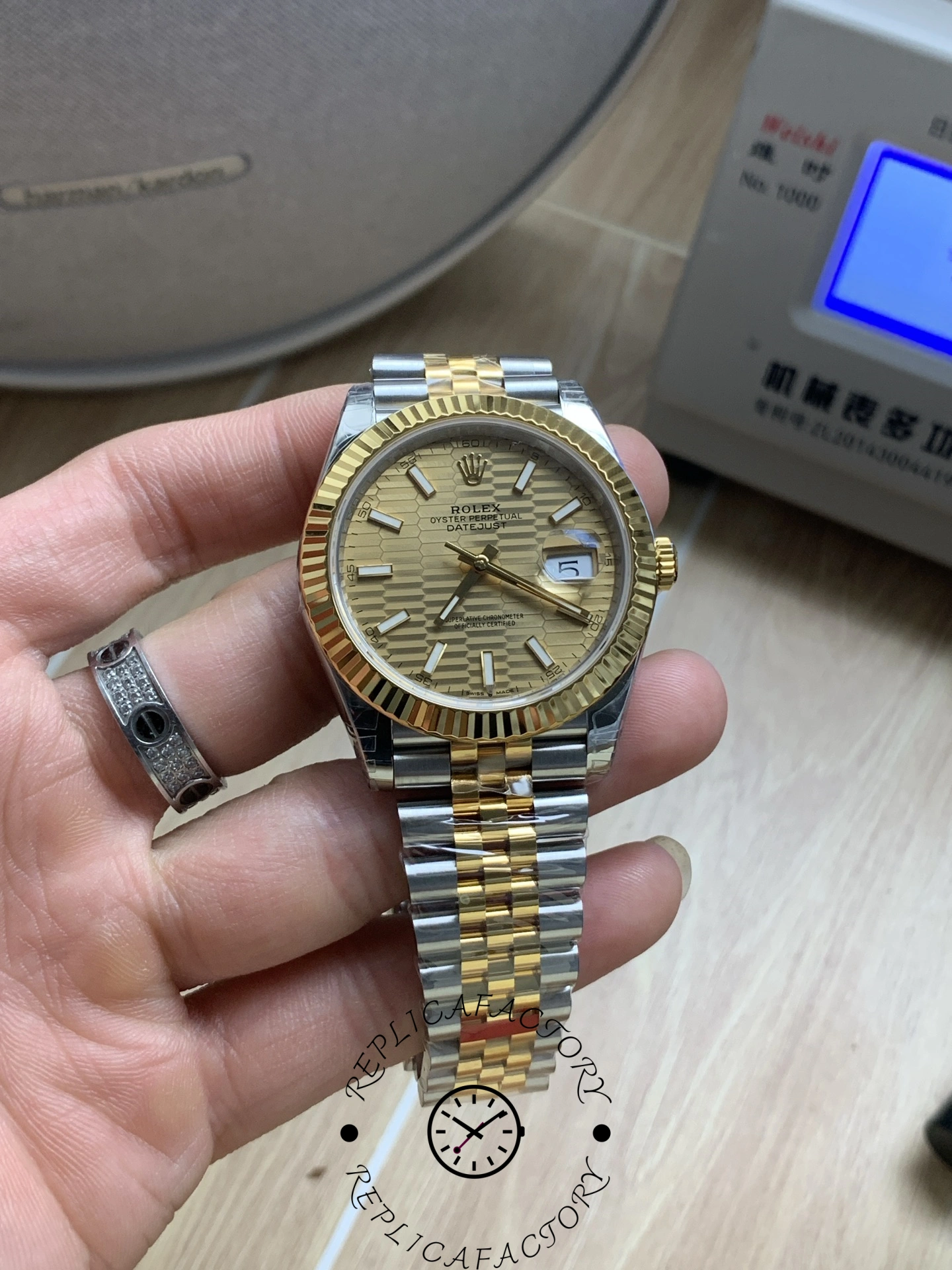 Rolex Datejust 41 126333 Golden Fluted Motif Champagne Dial - QualitySwissReplica