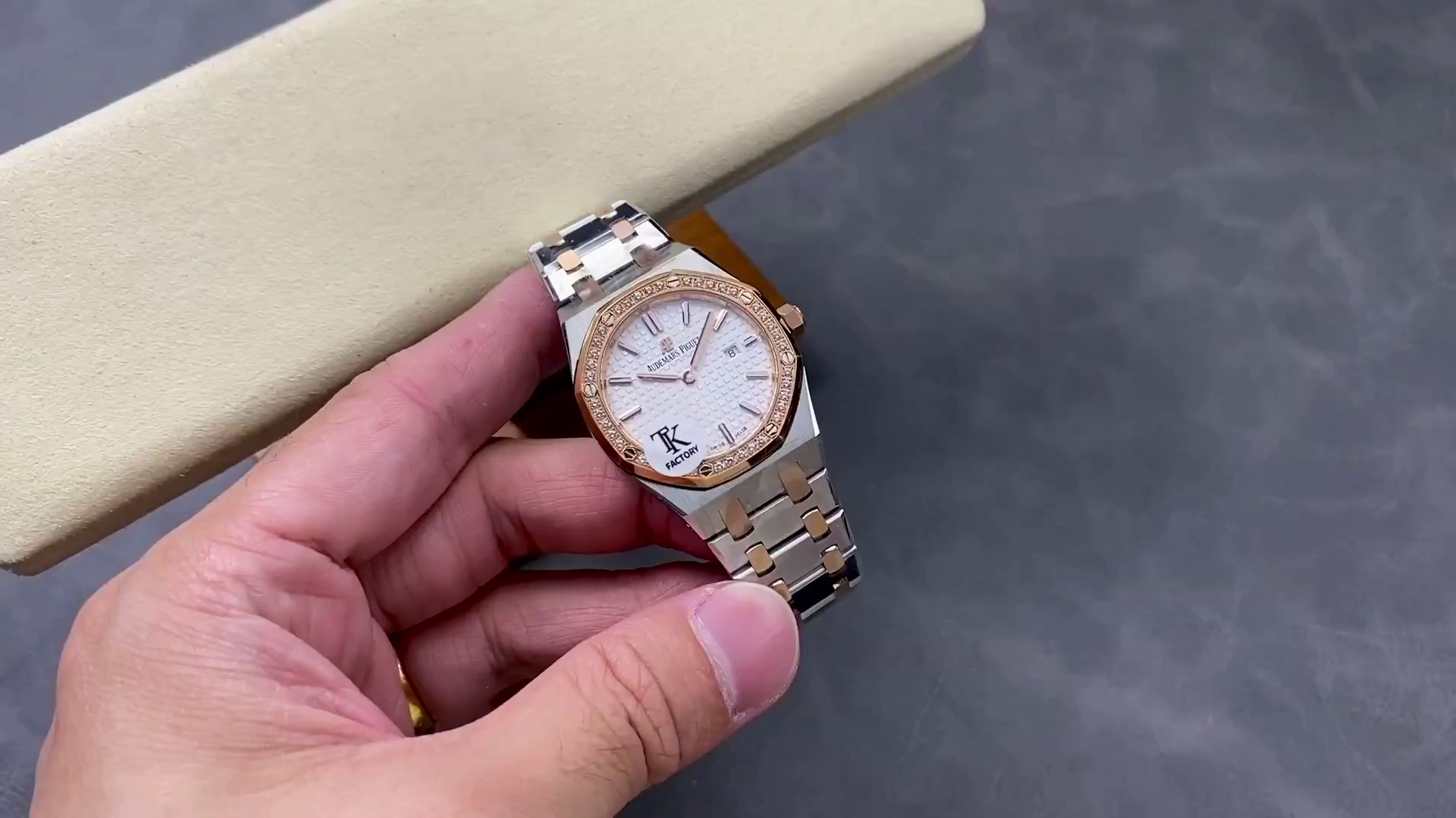 AP Royal Oak 67651SR.ZZ.1261SR.01 Quartz 33 1:1 Clone Two-Tone Lady - QualitySwissReplica