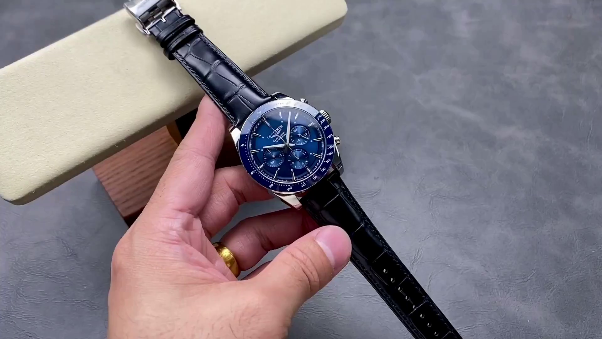 Longines L3.835.4.92.6 Conquest 42 Ceramic 1:1 Clone Tachymeter Chronograph - QualitySwissReplica