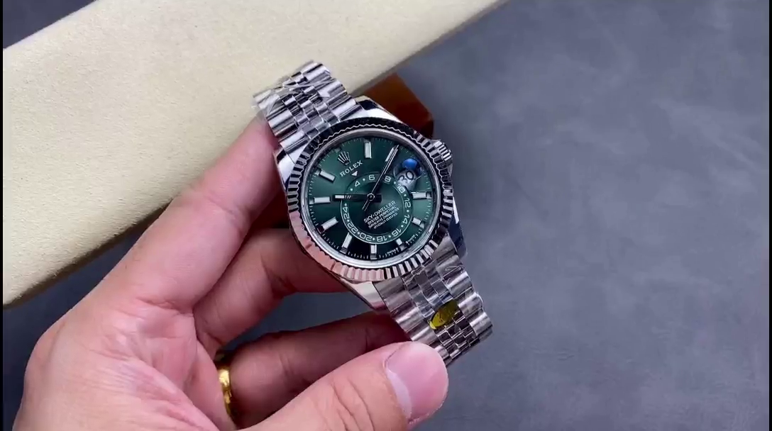 Rolex Sky Dweller 42 White Gold Fluted Bezel 336934 0002 Men's Watch - QualitySwissReplica