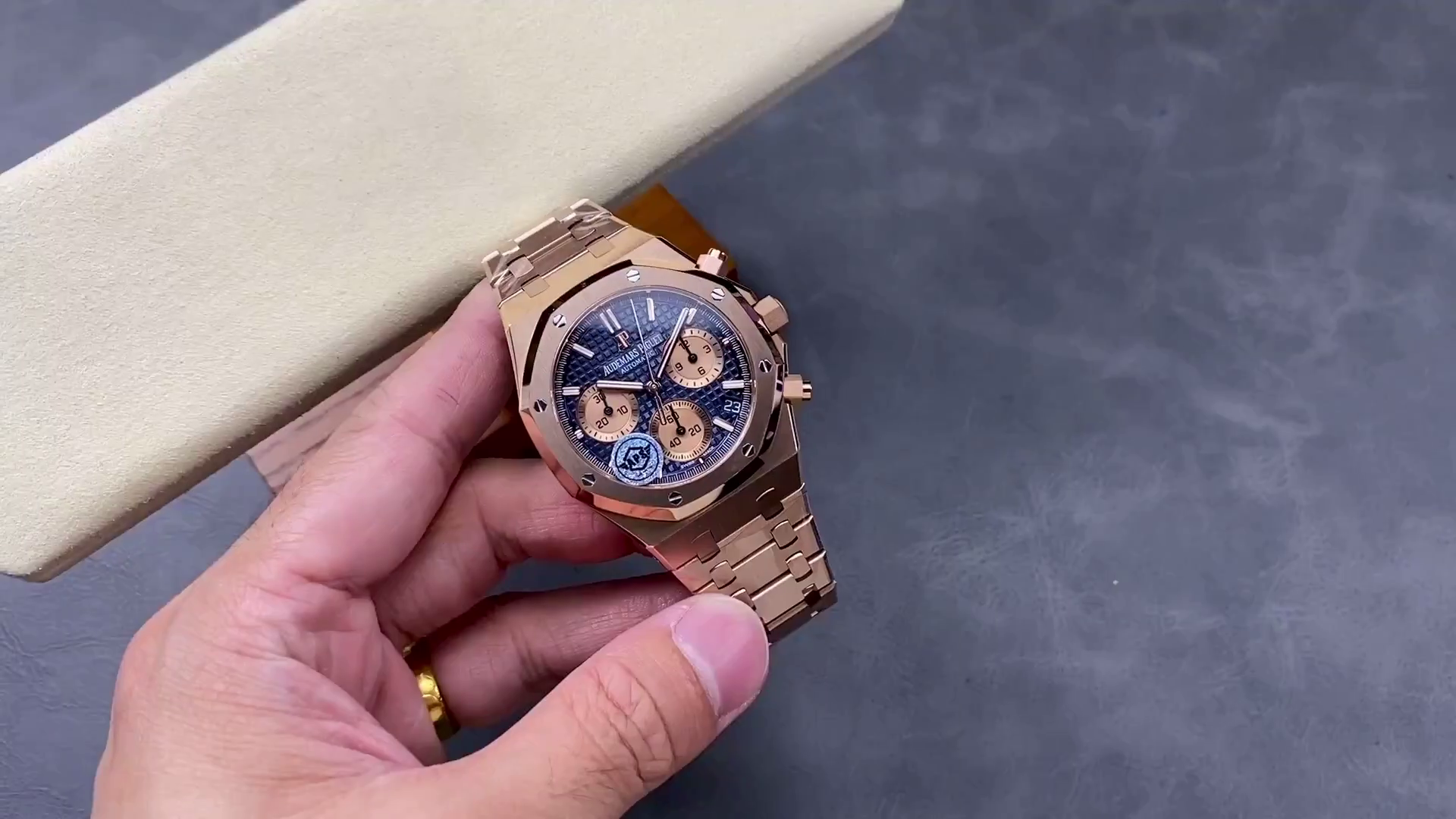 AP Royal Oak Selfwinding Chronograph 26239OR.OO.1220OR.01 41mm Replica - QualitySwissReplica