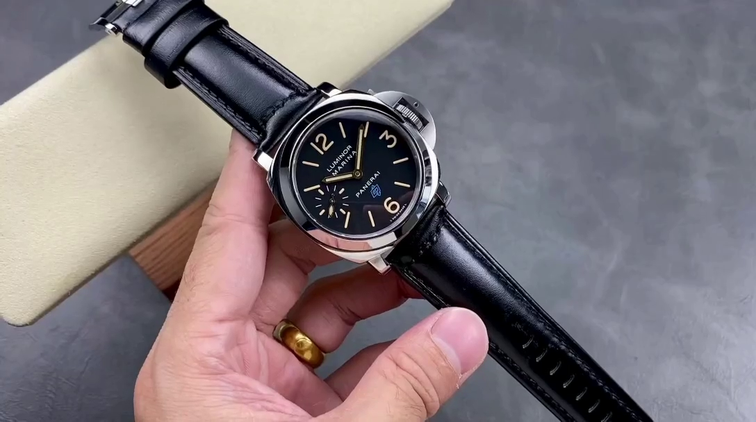 Panerai Luminor Marina Blue Logo PAM00631 1:1 Clone Black Leather Strap - QualitySwissReplica
