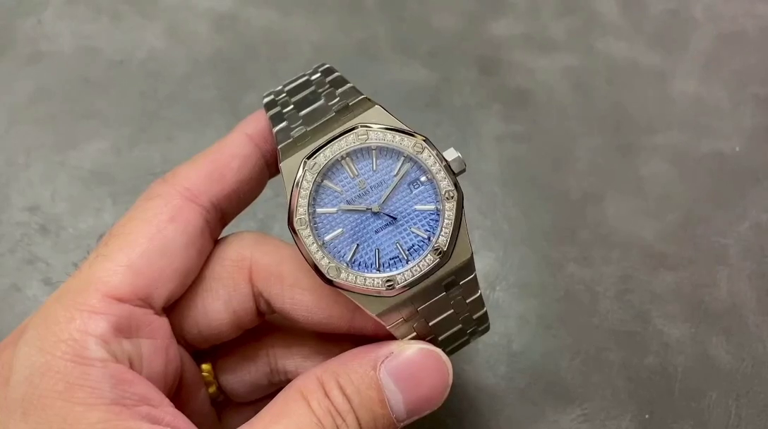 Replica AP Royal Oak 37mm Diamond-Set 15551ST.ZZ.1356ST.04 Light Blue Dial - QualitySwissReplica
