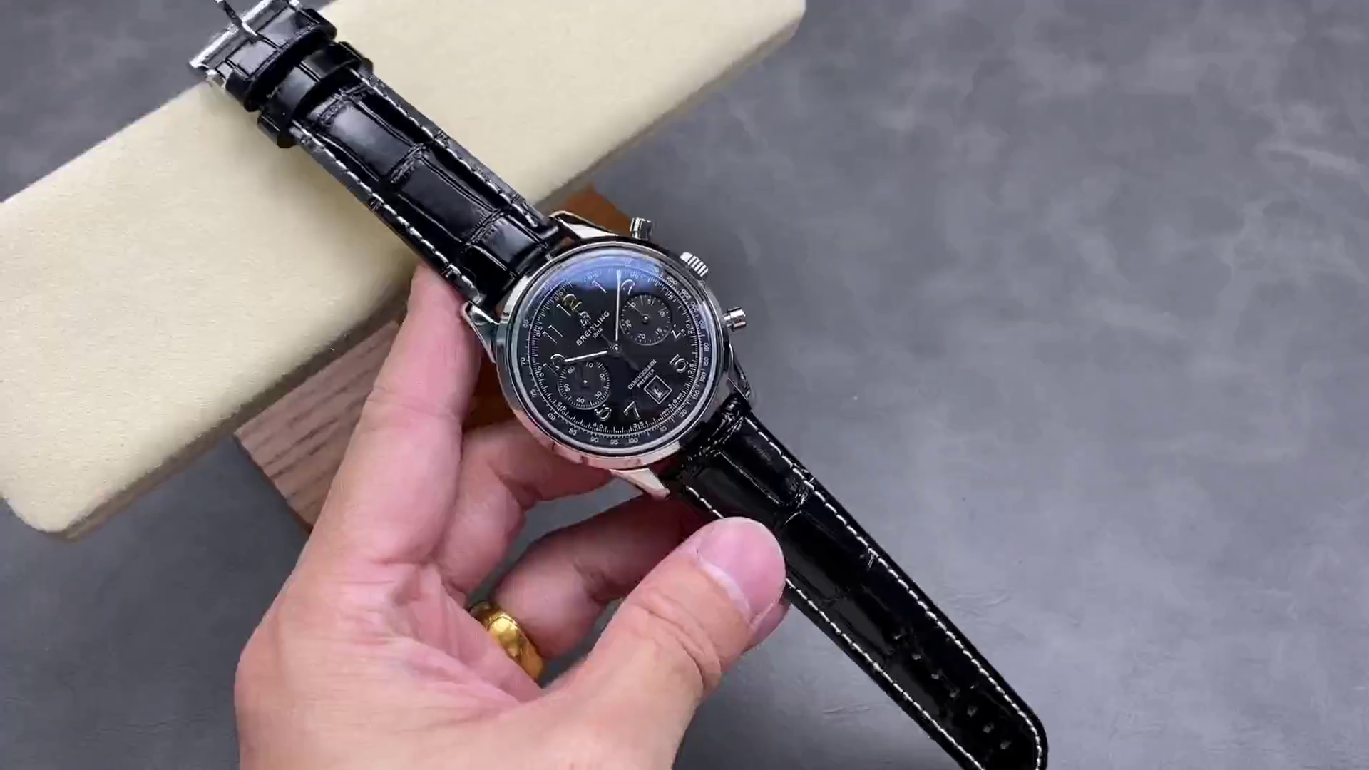 Breitling Premier B01 42mm Alligator Strap AB0145221B1P2 Replica - QualitySwissReplica