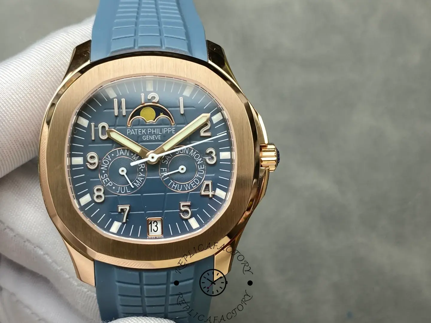 Replica Patek Philippe Aquanaut 5261R-001 Luce Annual Calendar - QualitySwissReplica