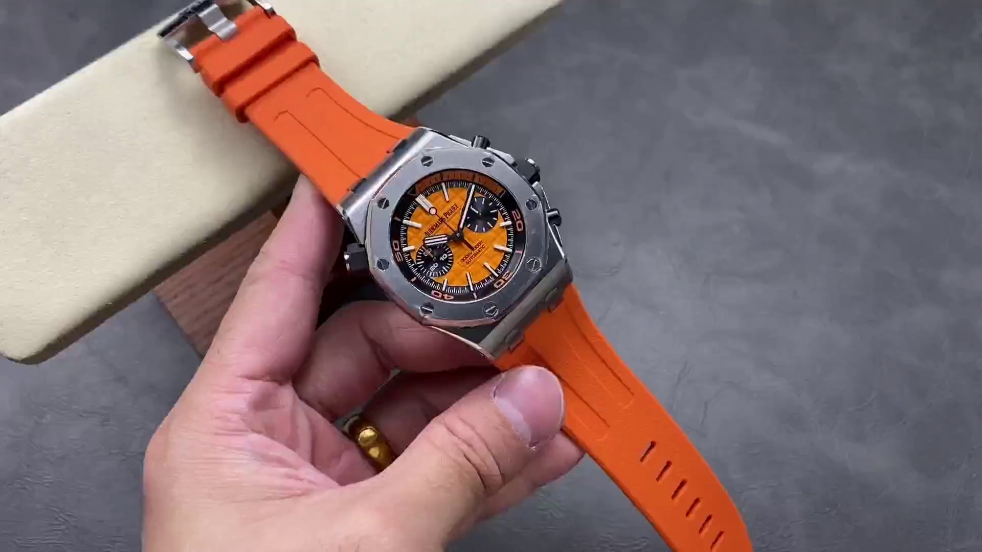 Replica AP Royal Oak Offshore Diver Orange Rubber 26703ST.OO.A070CA.01 - QualitySwissReplica