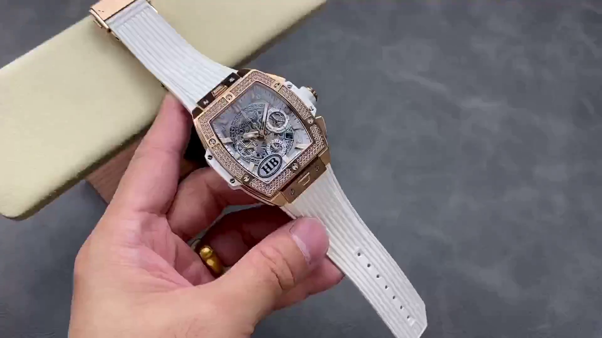 Hublot Spirit of Big Bang Chronograph 42mm 642.OE.2010.RW.1204 - QualitySwissReplica
