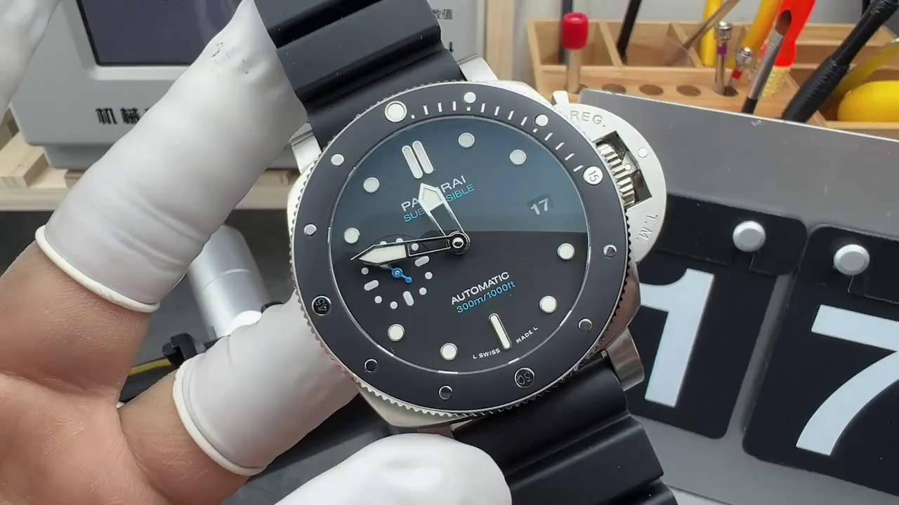 1:1 Clone Panerai Submersible PAM01683 Automatic Black Dial 42 Steel Case - QualitySwissReplica