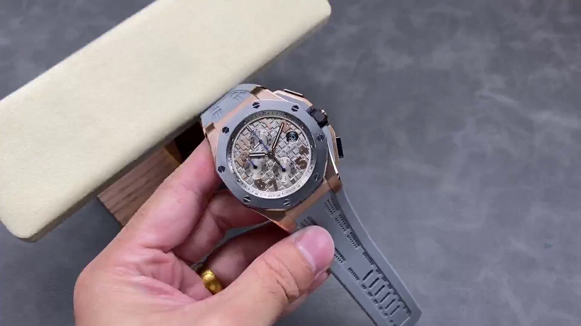 AP Royal Oak Offshore 26210OI.OO.A109CR.01 Chronograph 44 Titanium Bezel 1:1 Clone - QualitySwissReplica