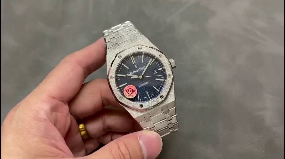 AP Royal Oak Blue Dial 1:1 Clone 15410BC.GG.1224BC.01 41 Frosted White Gold - QualitySwissReplica