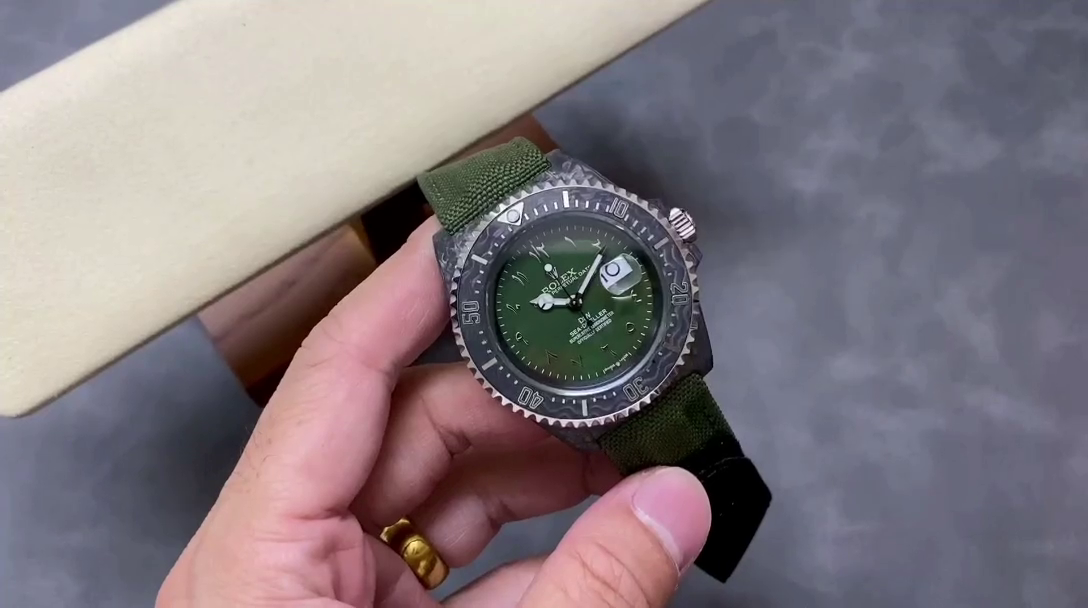 Rolex Sea Dweller DiW Carbon HUNTER ARABIC 43mm Luxury Mens Watch - QualitySwissReplica