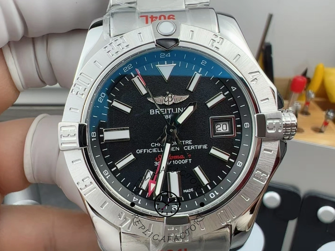 Breitling Avenger II GMT 43mm A32390111B1A1 Replica - QualitySwissReplica