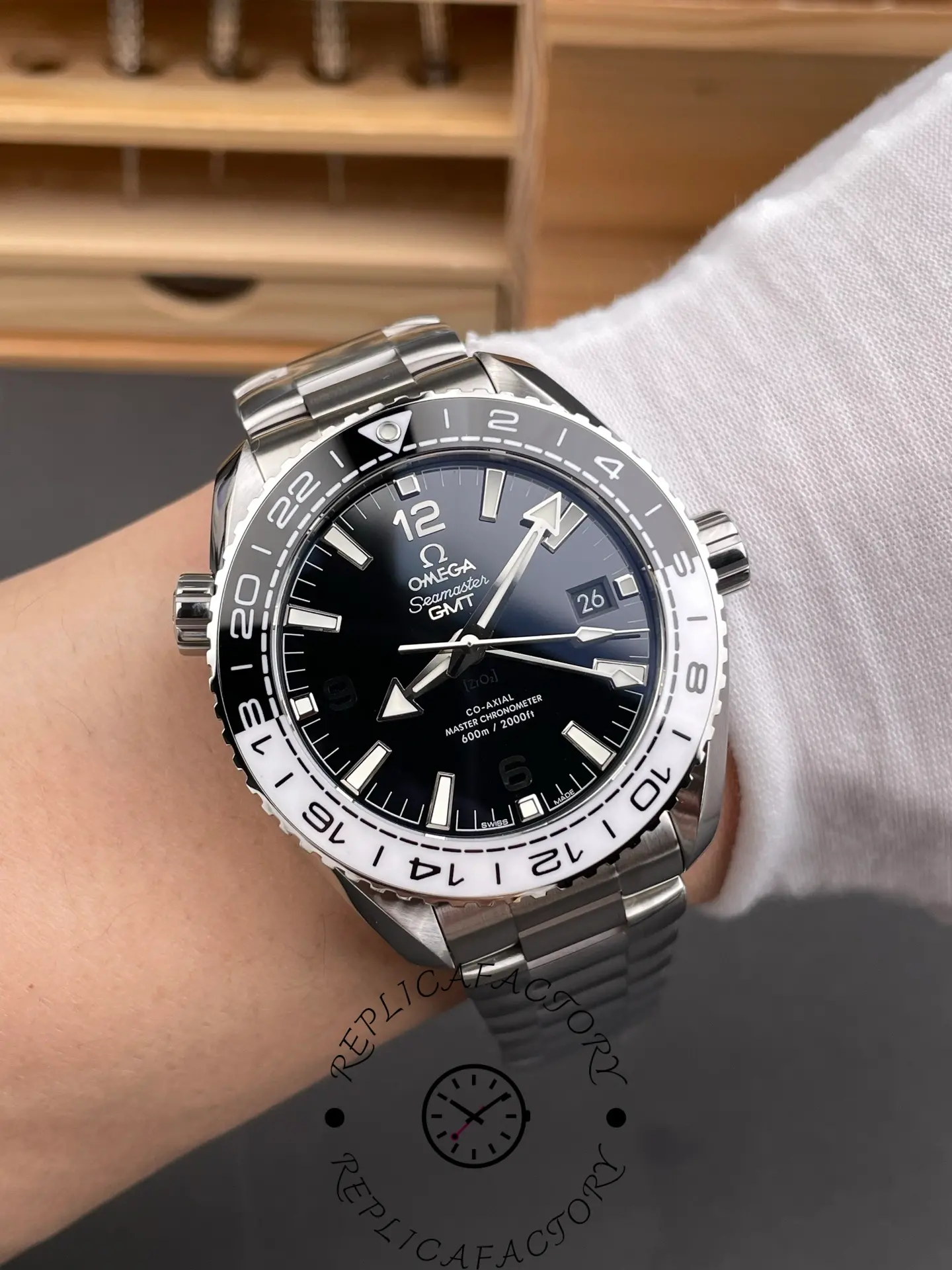 1:1 Clone Omega Seamaster Planet Ocean 215.30.44.22.01.001 - QualitySwissReplica