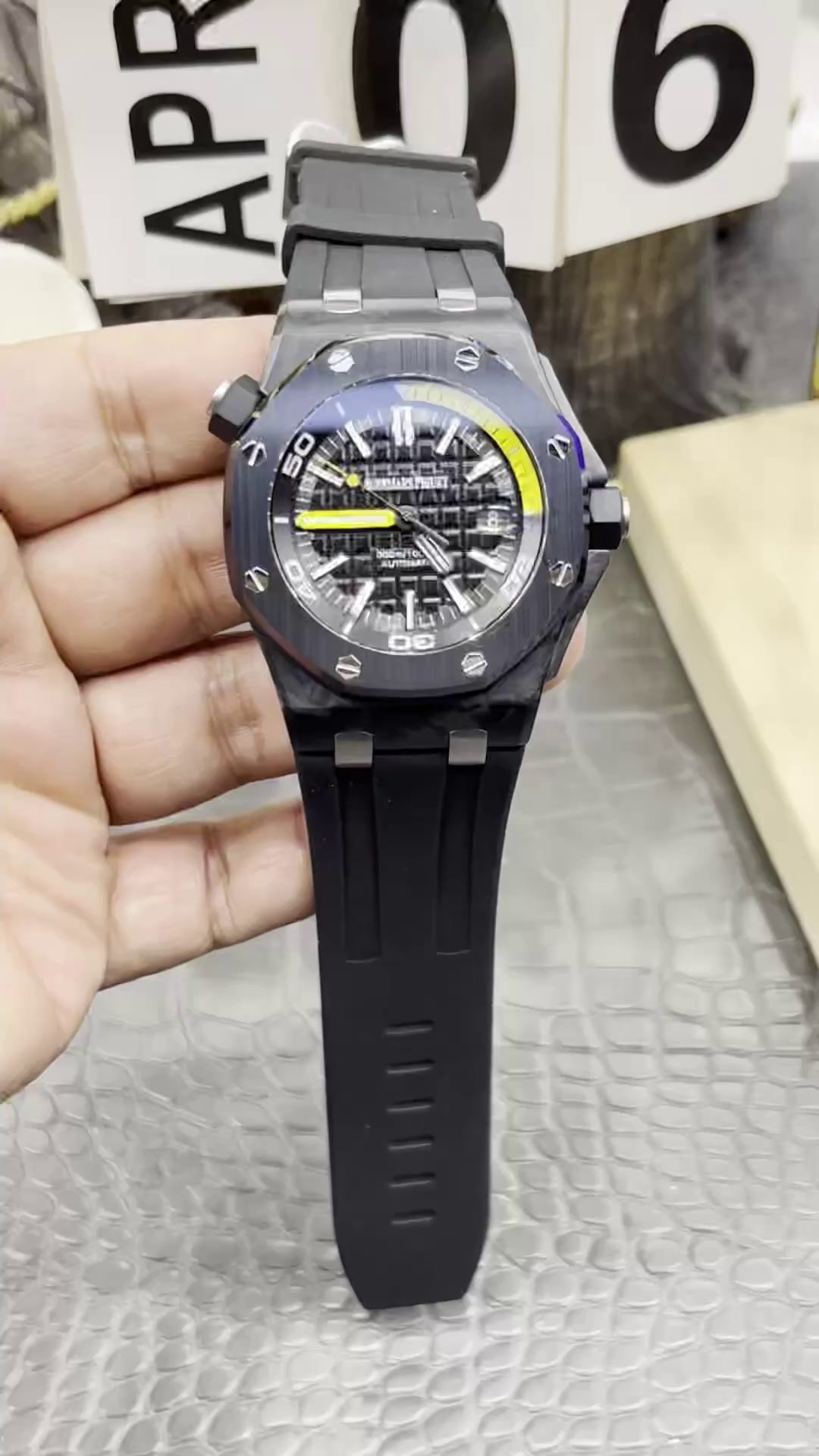 AP Royal Oak Offshore Diver 42 15706AU.OO.A002CA.01 Replica Forged Carbon Men's Watch - QualitySwissReplica