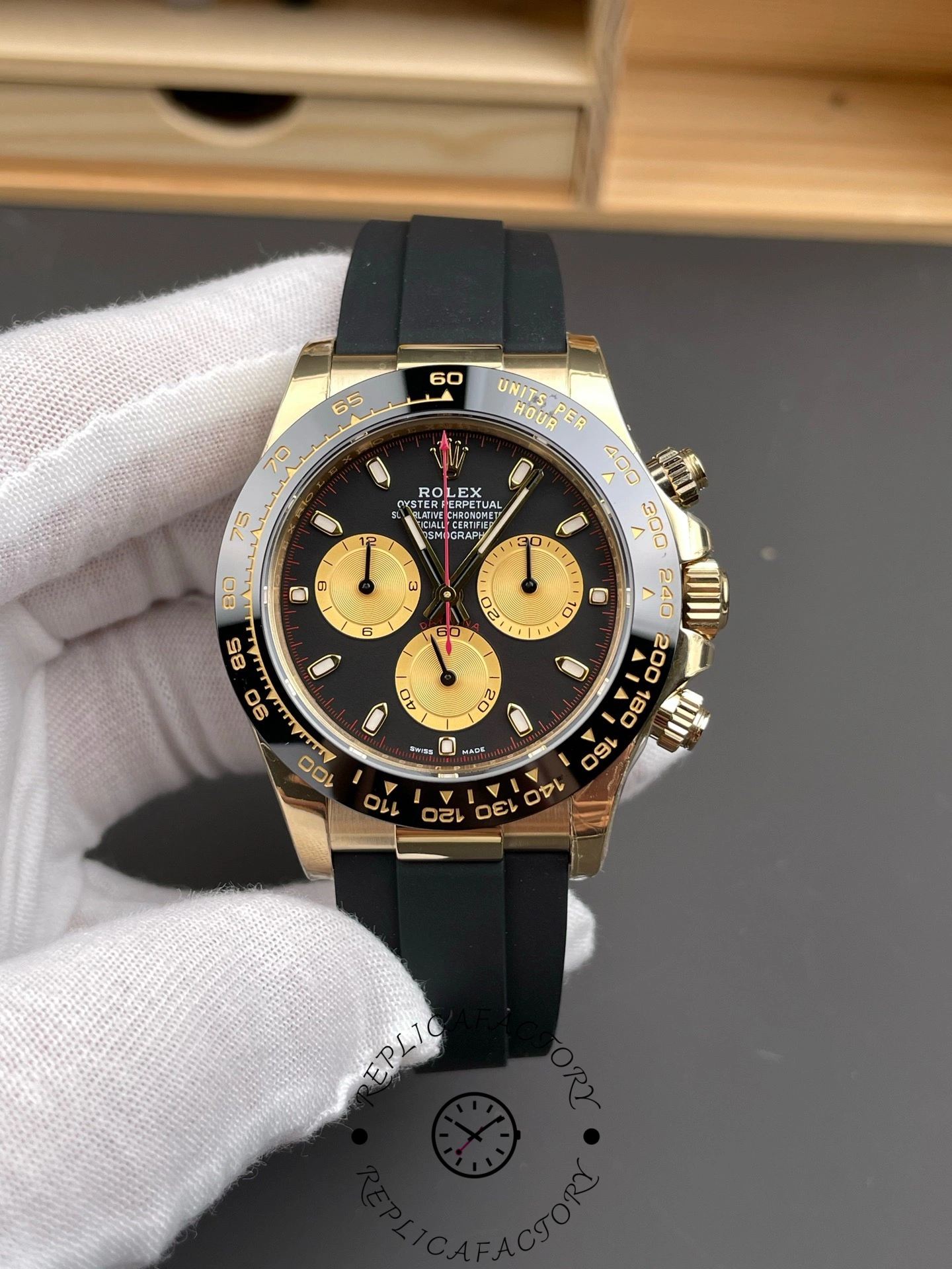 Rolex Daytona 116518LN-0039 Black Dial Rubber strap 40mm Mens Replica Watch - QualitySwissReplica