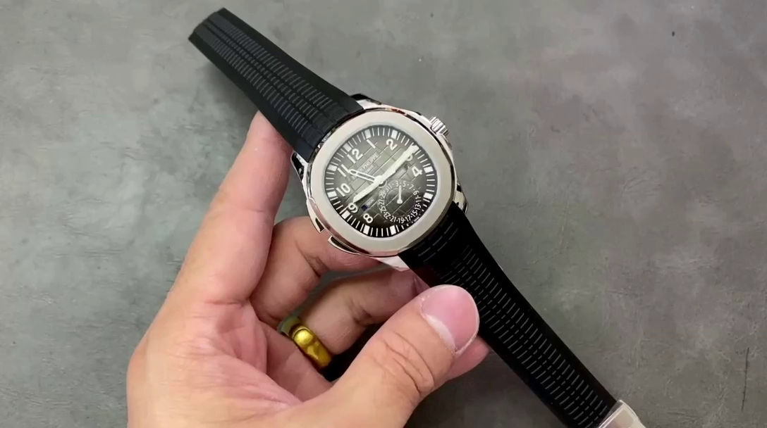 Replica Patek Philippe Aquanaut 5164A 001 Stainless Steel Dual Time 40mm Mens Watch - QualitySwissReplica
