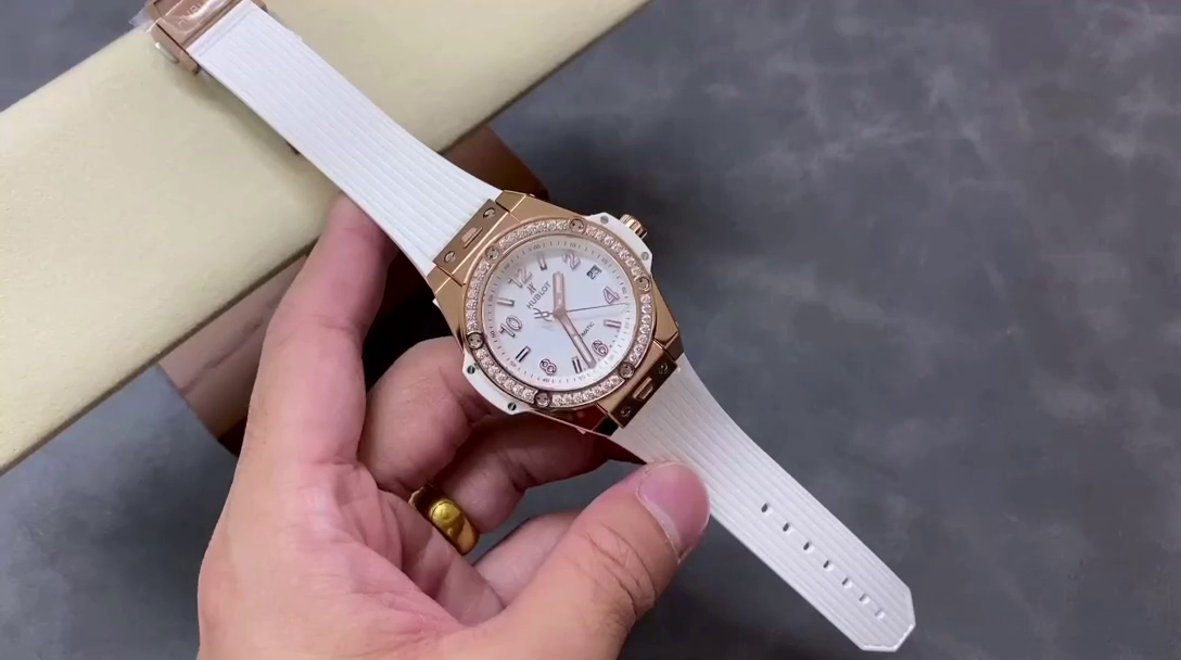 Hublot Big Bang One Click 485.OE.2080.RW.1204 33mm Ladies Watch - QualitySwissReplica