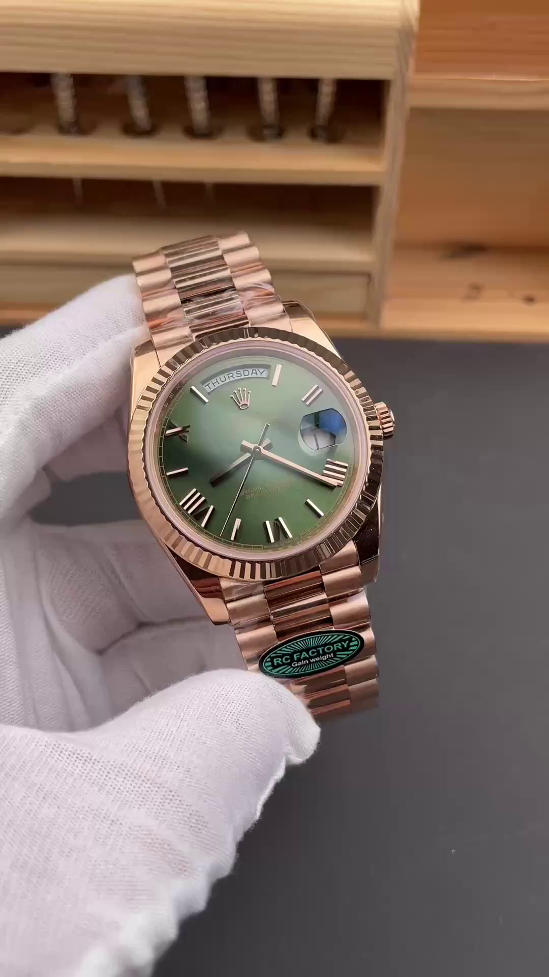 Rolex Day Date 40 18k Everose Gold Olive Green Dial m228235 0025 40mm - QualitySwissReplica