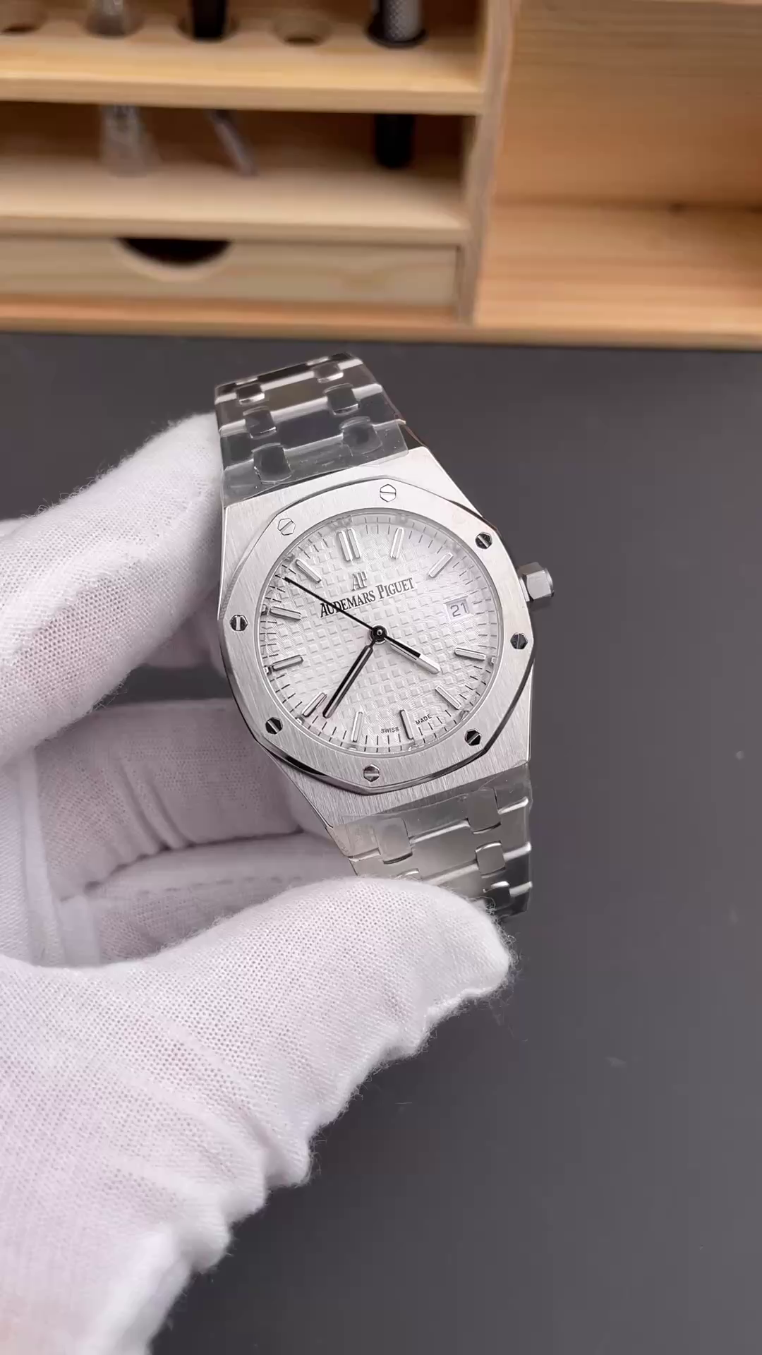 AP 77350ST.OO.1261ST.01 Royal Oak Replica Automatic 34mm Silve Dial - QualitySwissReplica