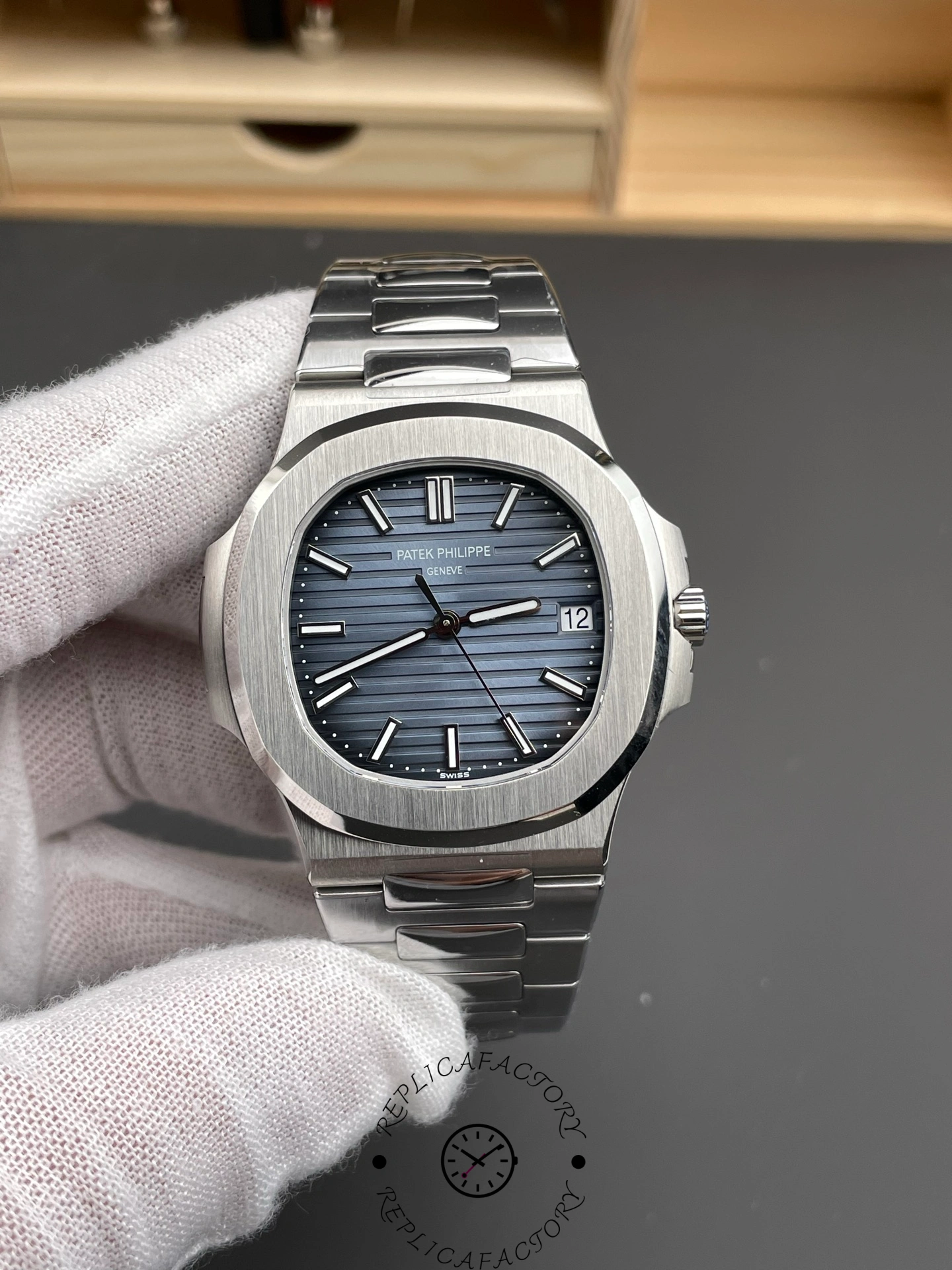 Replica Patek Philippe Nautilus 5711 1A Blue Dial 40mm Mens Watch - QualitySwissReplica