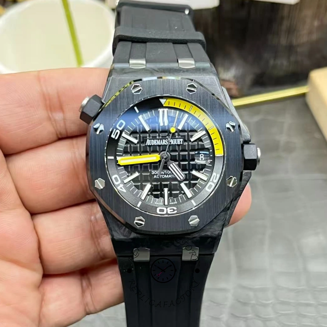 AP Royal Oak Offshore Diver 42 15706AU.OO.A002CA.01 Replica Forged Carbon Men's Watch - QualitySwissReplica