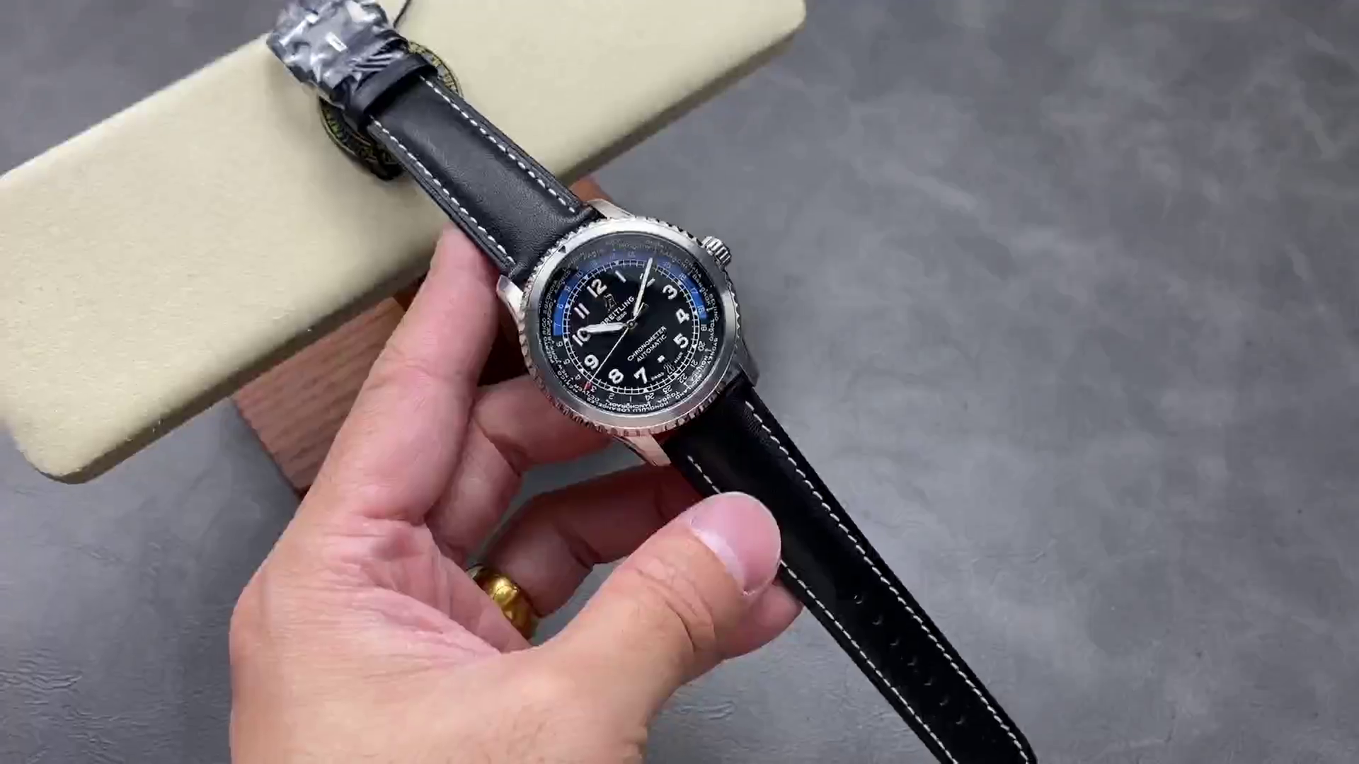 Breitling Aviator 8 B35 Automatic Unitime 43 AB3521U41B1P1 Replica City Ring - QualitySwissReplica