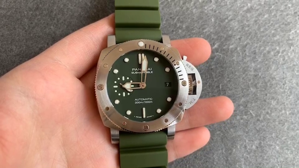 Panerai PAM01055 Luminor Submersible 42 Green Dial 1:1 Clone Verde Militare - QualitySwissReplica